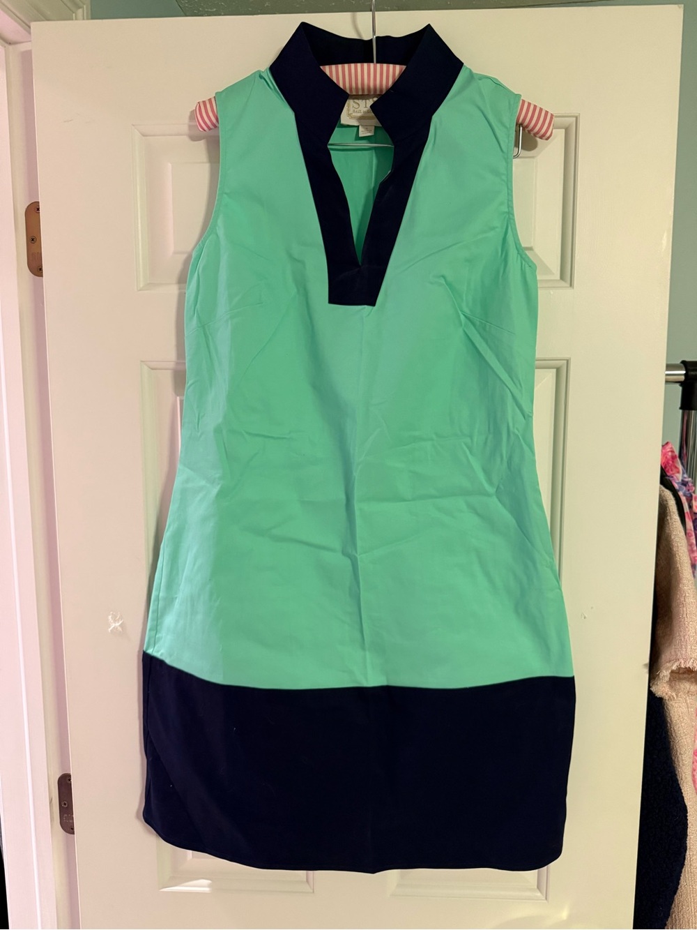 Sleeveless aqua and Navy Sheath Dress sa
